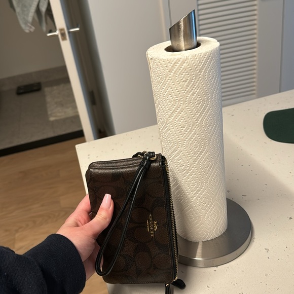 Coach Wristlet / Clutch - Picture 8 of 8